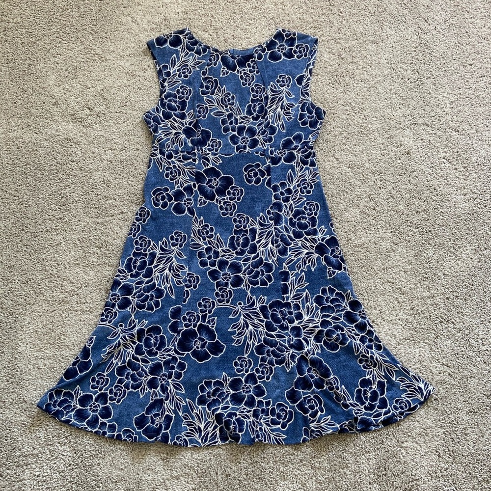 Shelby & Palmer • Blue Floral Embroidered Sleeveless Dress